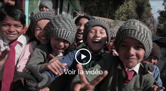 Un an après au Népal, les enfants ont retrouvé le sourire.